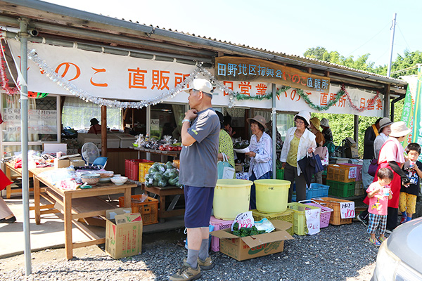 地域で獲れた野菜の販売